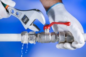 hands-plumber-work(1)